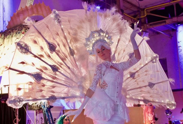 Steltlopers theater / Steltloopacts www.kerst-entertainment.nl