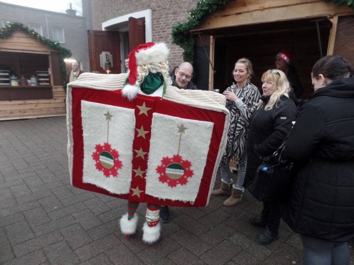 Levend Kerstboek boekt u bij www.kerst-entertainment.nl